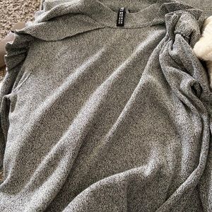 Design label sweater